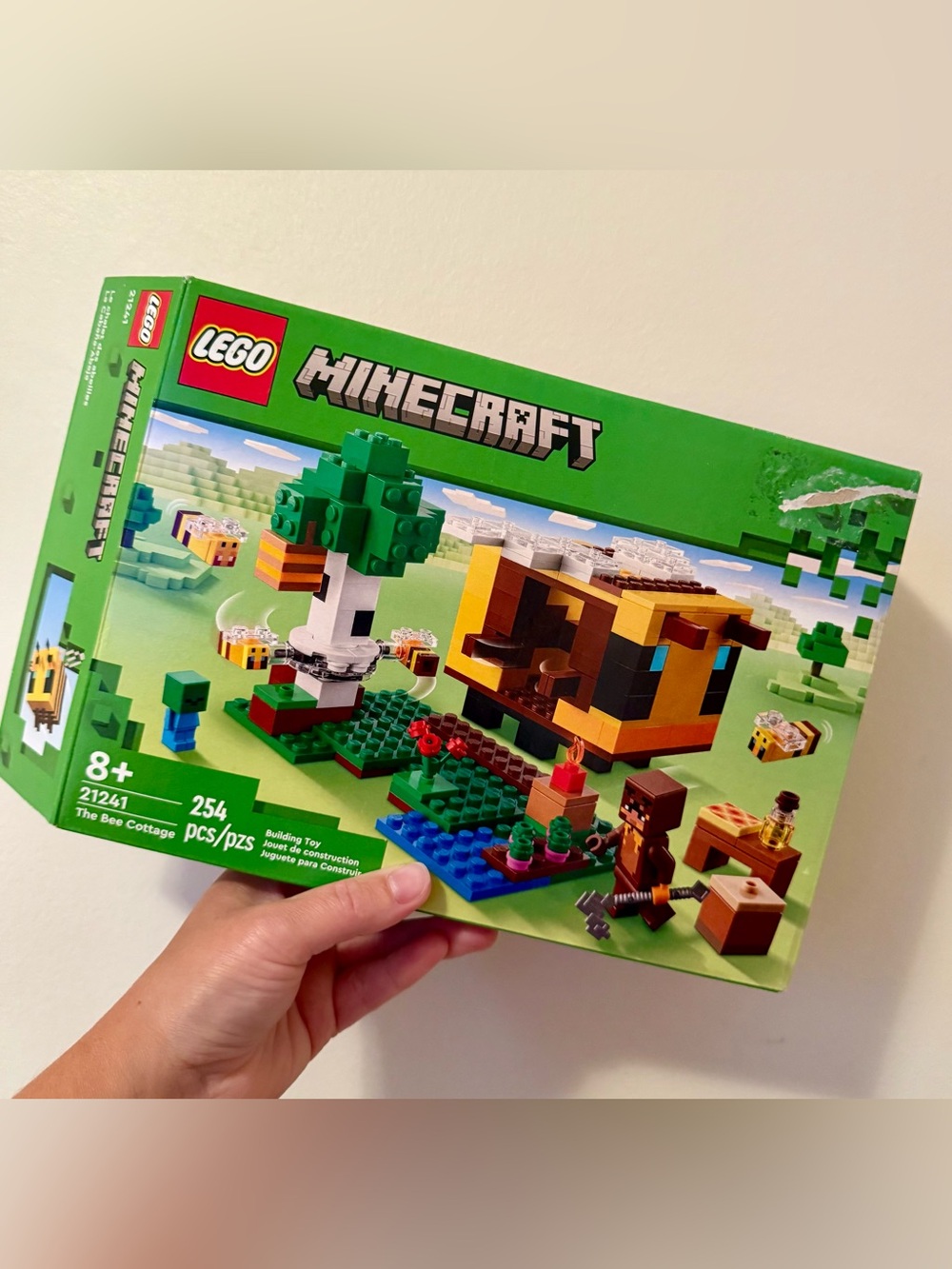 Minecraft LEGO Bee Cottage Building Set